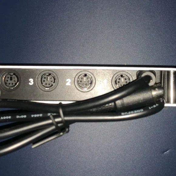 Thrustmaster TM Sim Hub - Picture 2 of 2